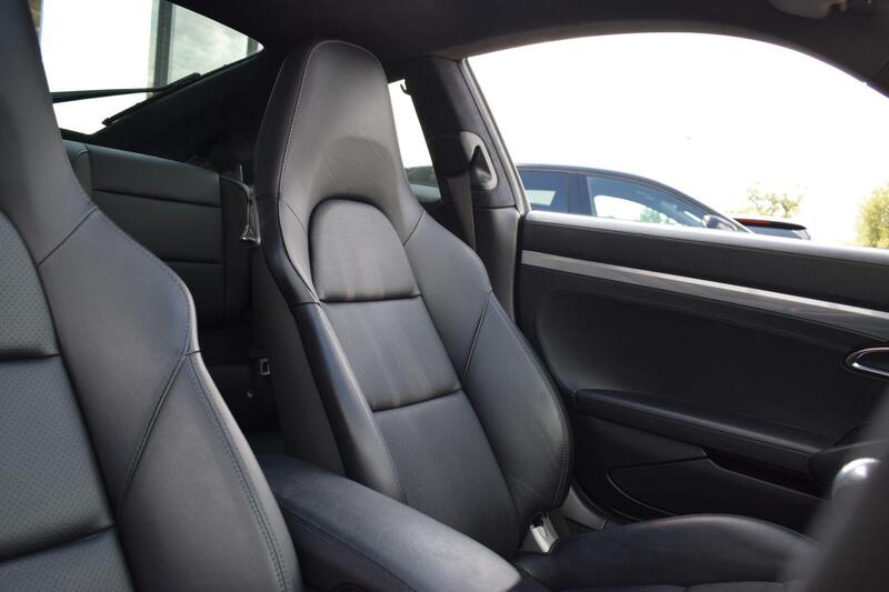 Porsche 911 view 6