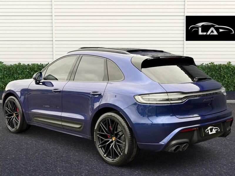 Porsche Macan view 5