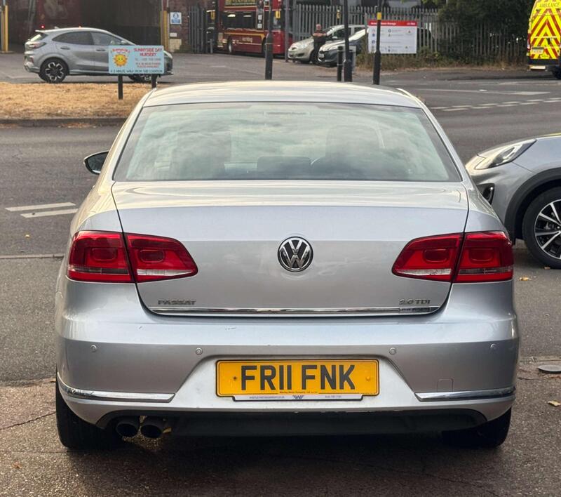 Volkswagen Passat view 5