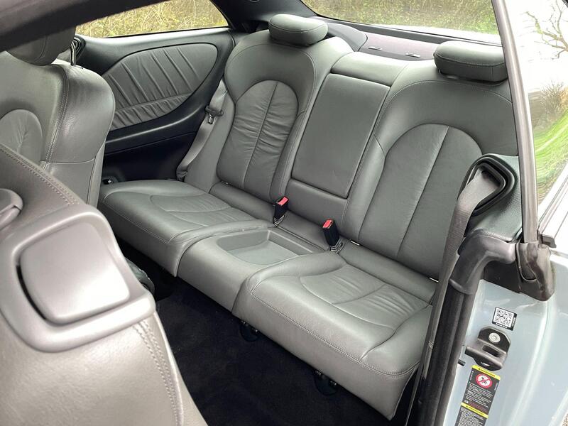 Mercedes-Benz CLK view 21