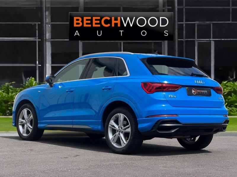 Audi Q3 view 7