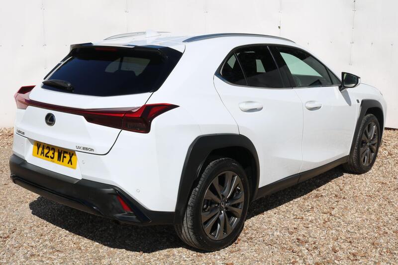 Lexus Ux view 5