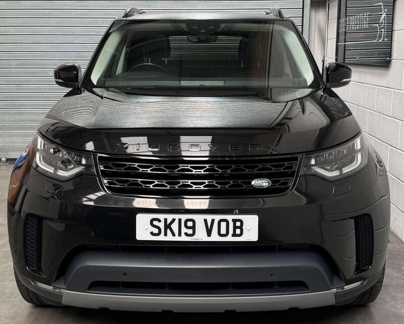 Land Rover Discovery 3 view 2