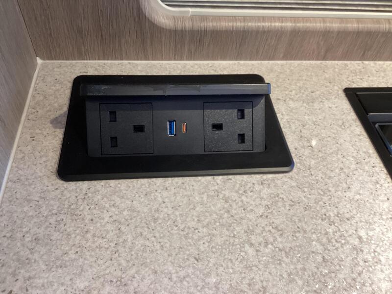 Auto-Sleepers Kingham — image 45