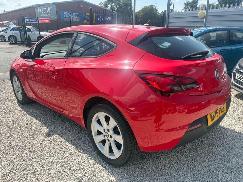 Vauxhall Astra GTC view 4