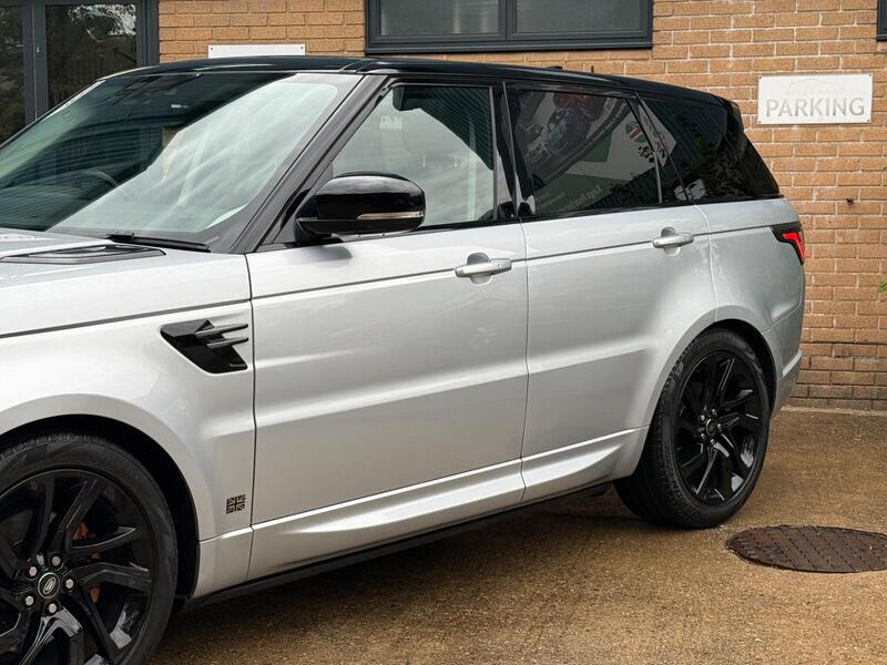 Land Rover Range Rover Sport view 4