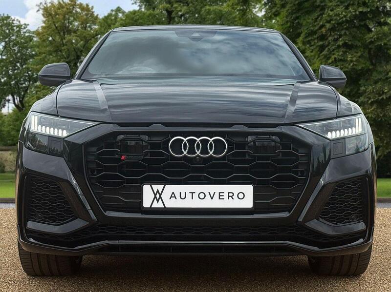 Audi RS Q8 view 2