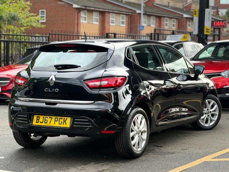 Renault Clio view 2