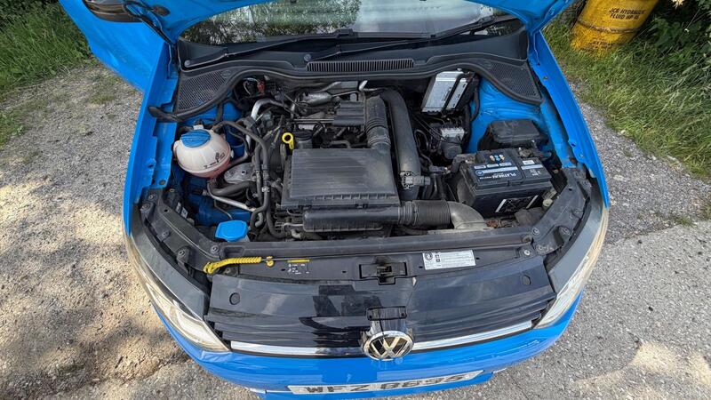 2015 Volkswagen Polo — photo 15