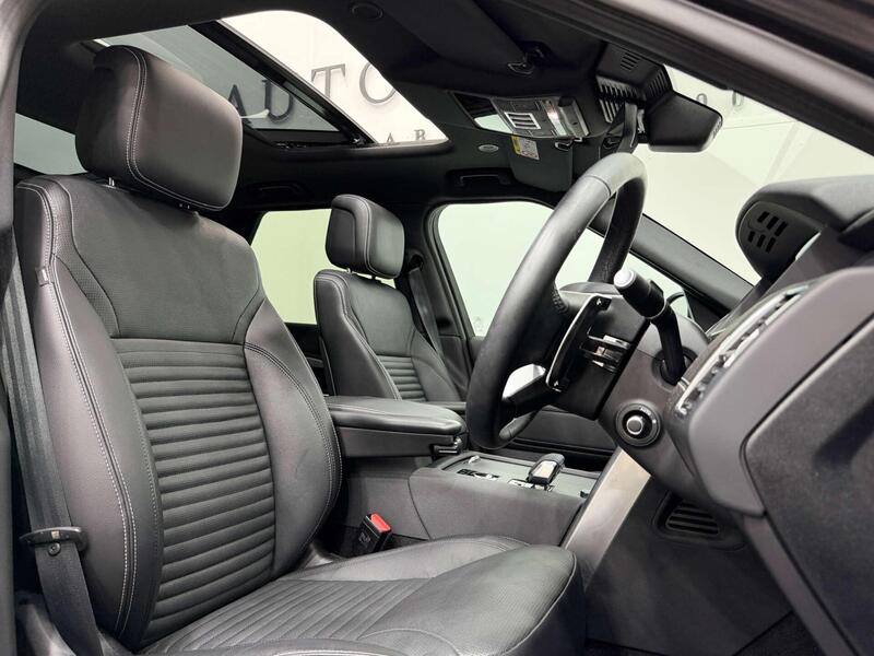 Land Rover Discovery 3 view 2