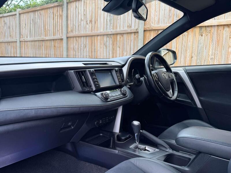 Toyota Rav4 view 2