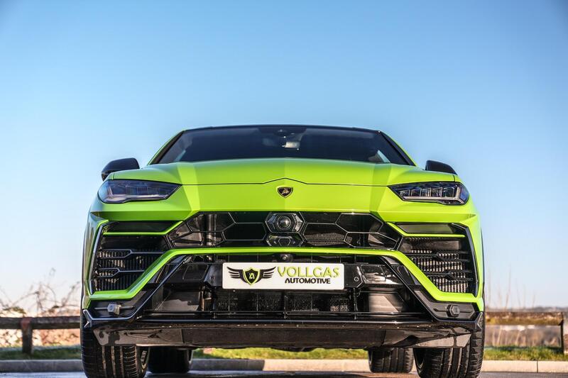 Lamborghini Urus view 3