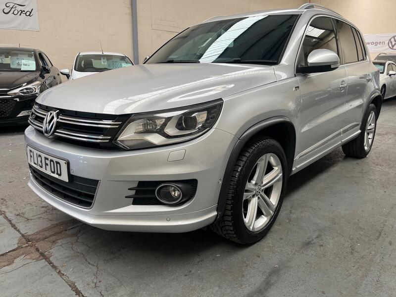Volkswagen Tiguan view 3