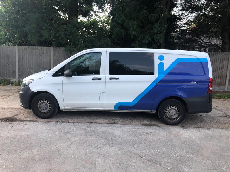 Mercedes-Benz Vito view 3