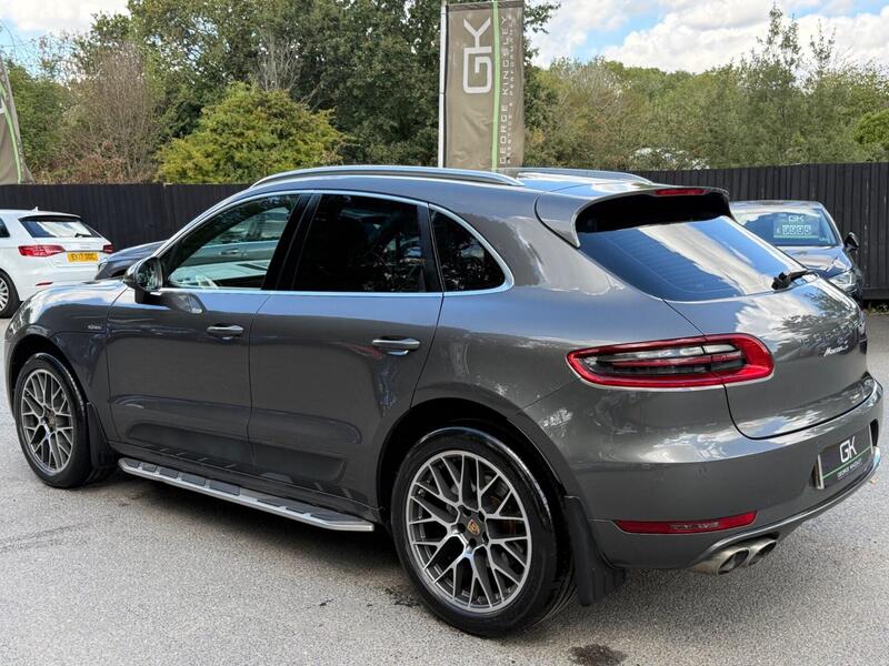 Porsche Macan view 2