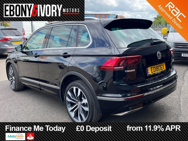Volkswagen Tiguan view 3