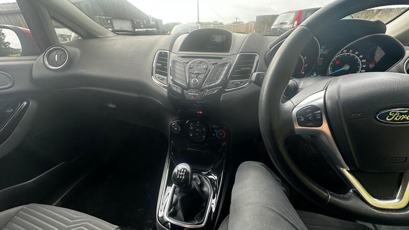 2016 Ford Fiesta — photo 12