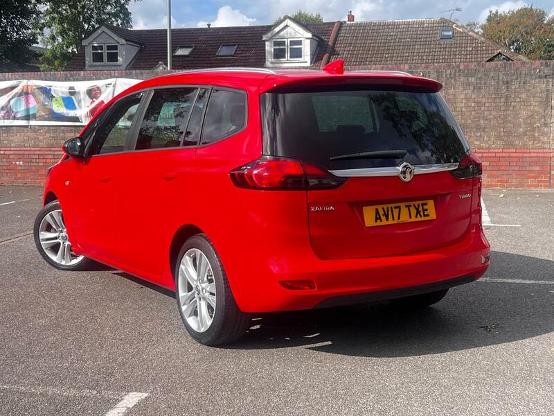Vauxhall Zafira Tourer view 5