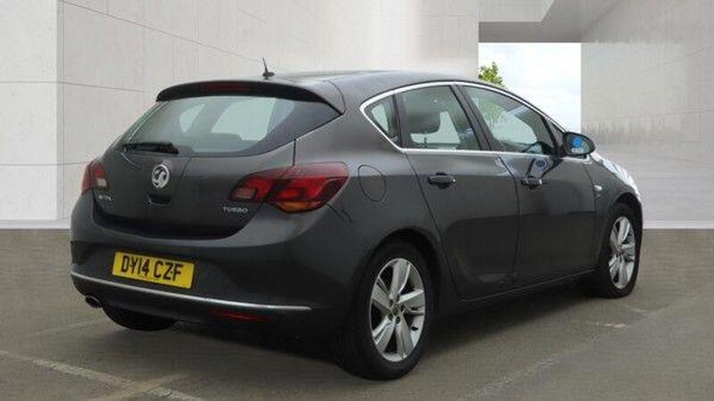 Vauxhall Astra view 4