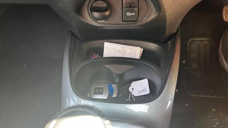 2015 Toyota Yaris — photo 24
