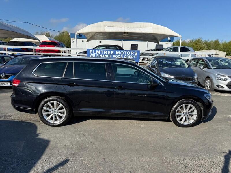 Volkswagen Passat view 3