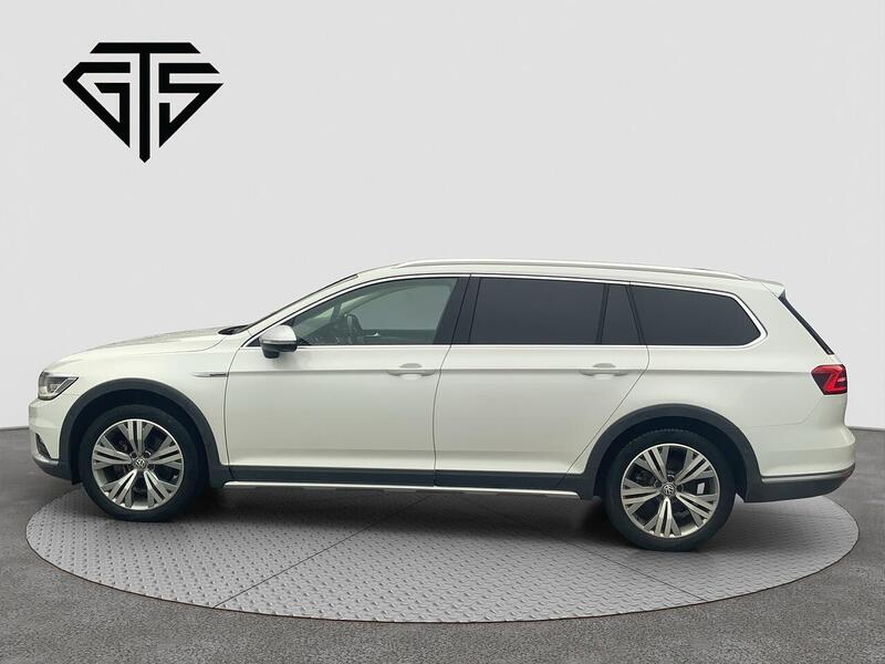 Volkswagen Passat view 6