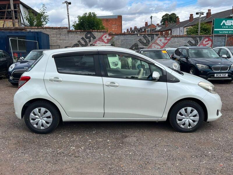 Toyota Yaris view 7