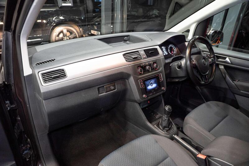 Volkswagen Caddy Maxi Life view 3
