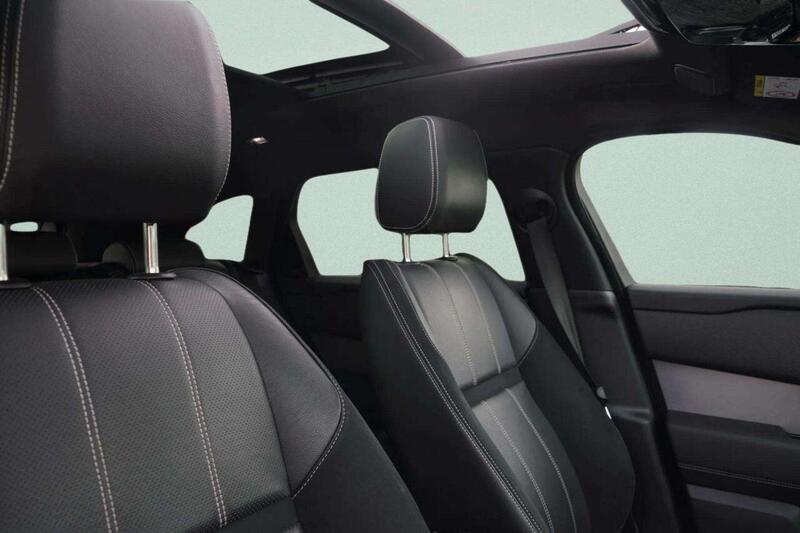 Land Rover Range Rover Velar view 2