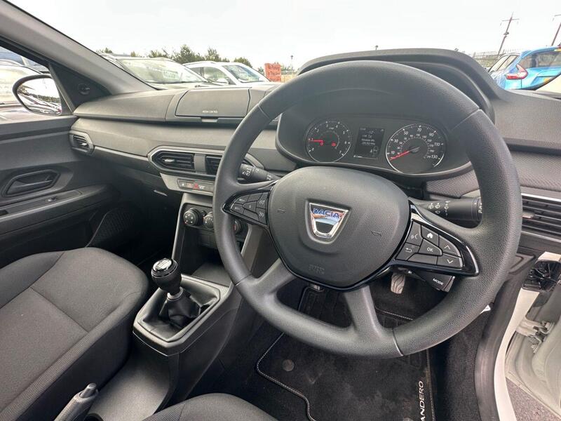 Dacia Sandero view 3