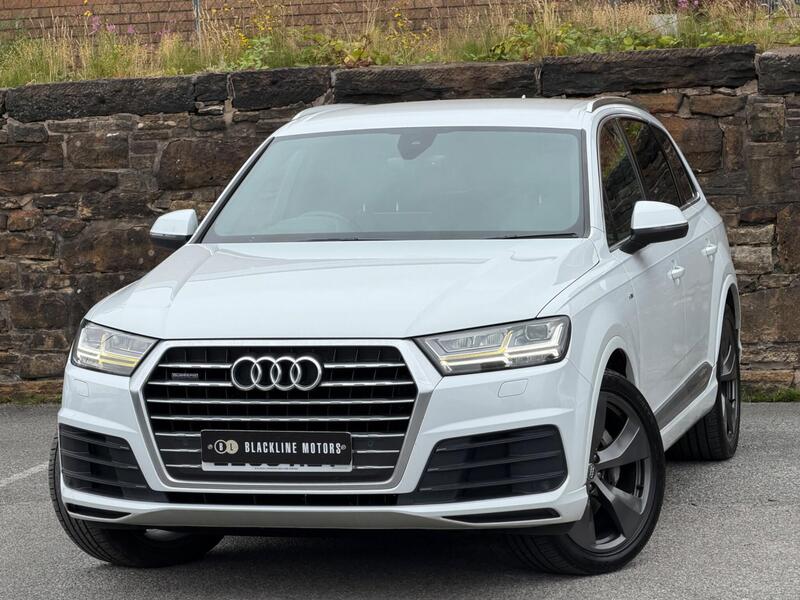 Audi Audi Q7 view 3