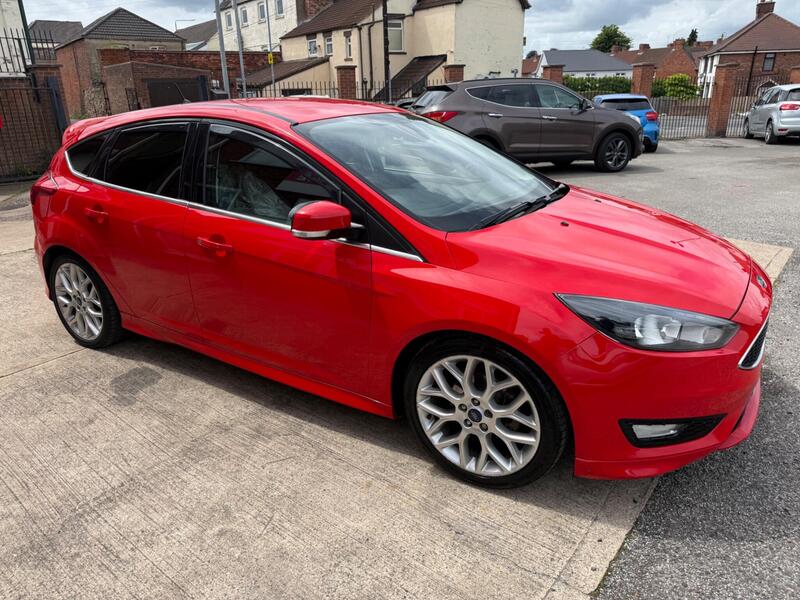Ford Focus view 2