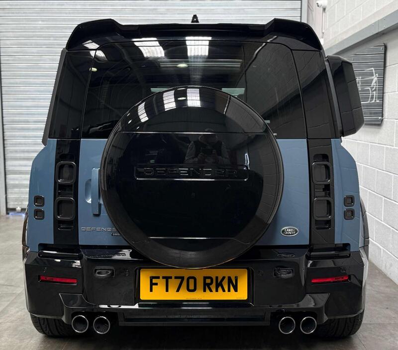Land Rover Defender 110 view 7