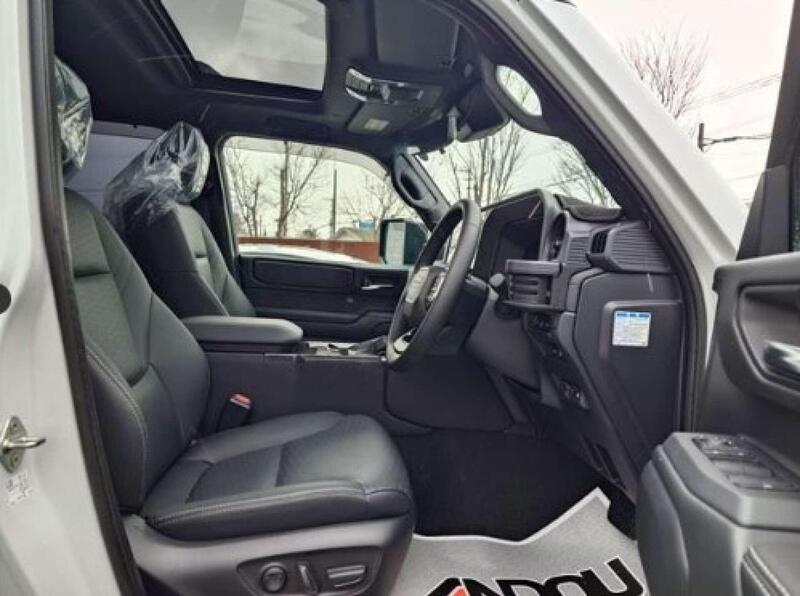 Toyota Land Cruiser view 2