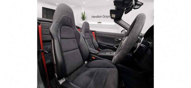 Porsche 911 view 6