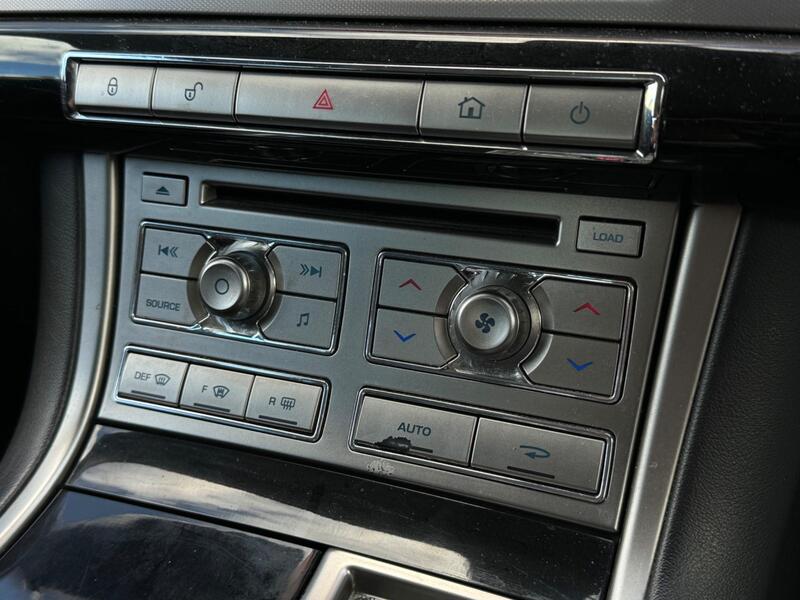 Jaguar XF view 41