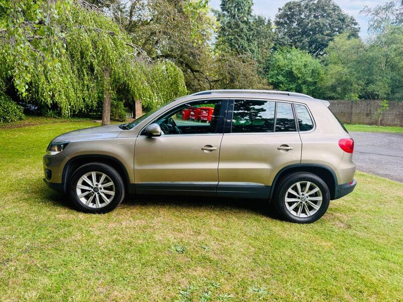 Volkswagen Tiguan view 6