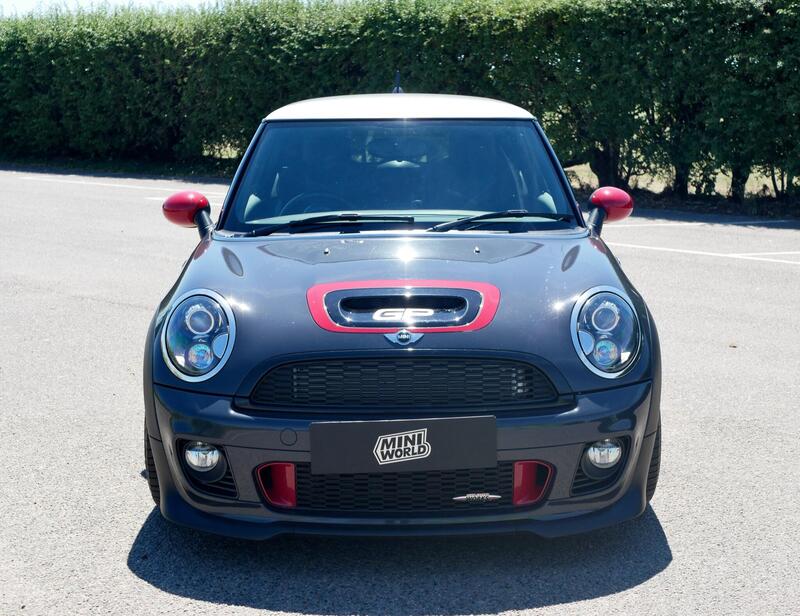 Mini Hatch view 5