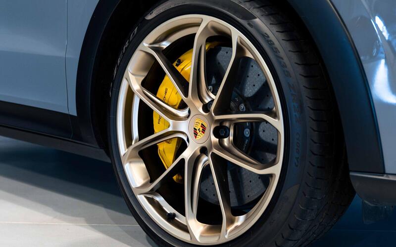 Porsche Cayenne view 3