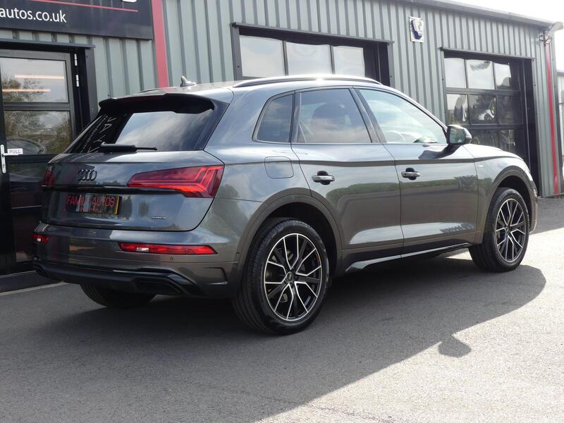 Audi Q5 view 6