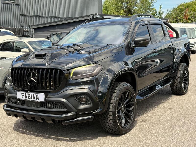 Mercedes-Benz X-Class view 2