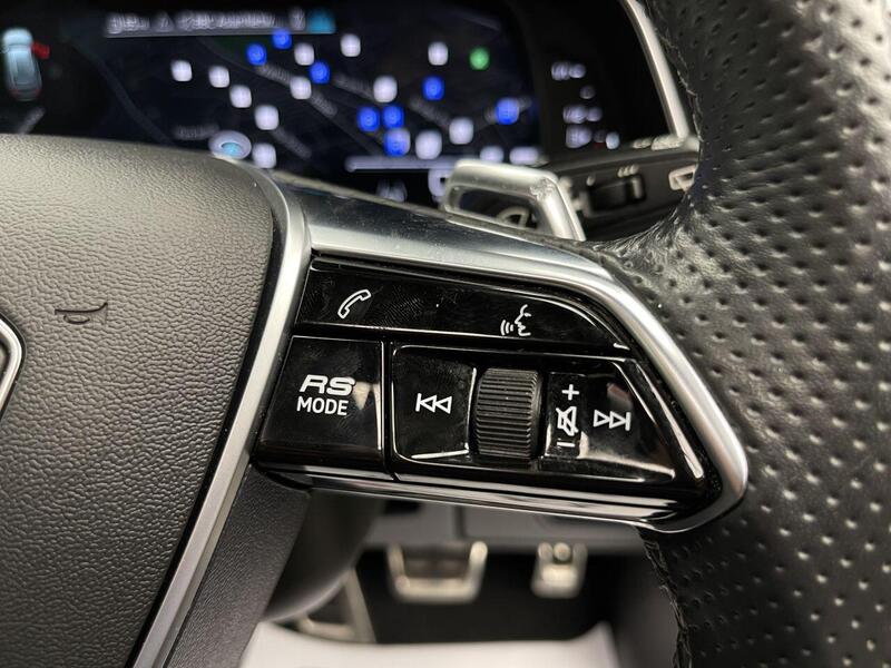 Audi RS6 view 28
