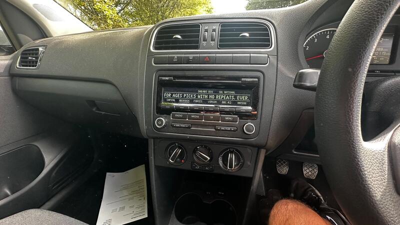 2013 Volkswagen Polo — photo 18