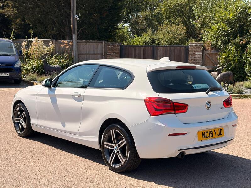 BMW 1 Series view 6