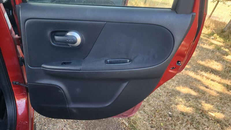 2010 Nissan Note — photo 43