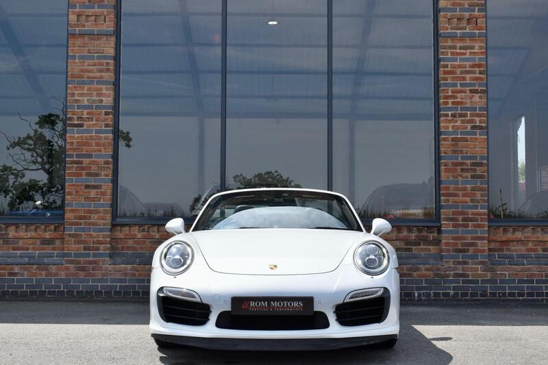 Porsche 911 view 4