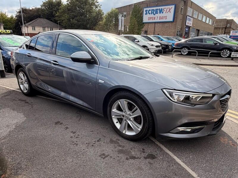 Vauxhall Insignia view 3