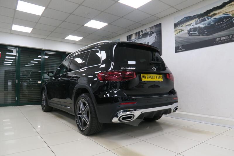 Mercedes-Benz Mercedes-Benz GLB main image