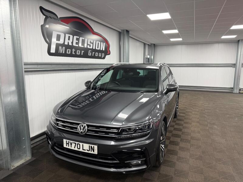 Volkswagen Tiguan view 4