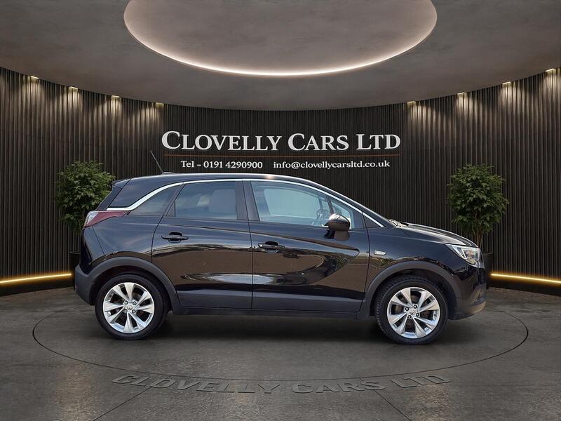 Vauxhall Crossland X view 2